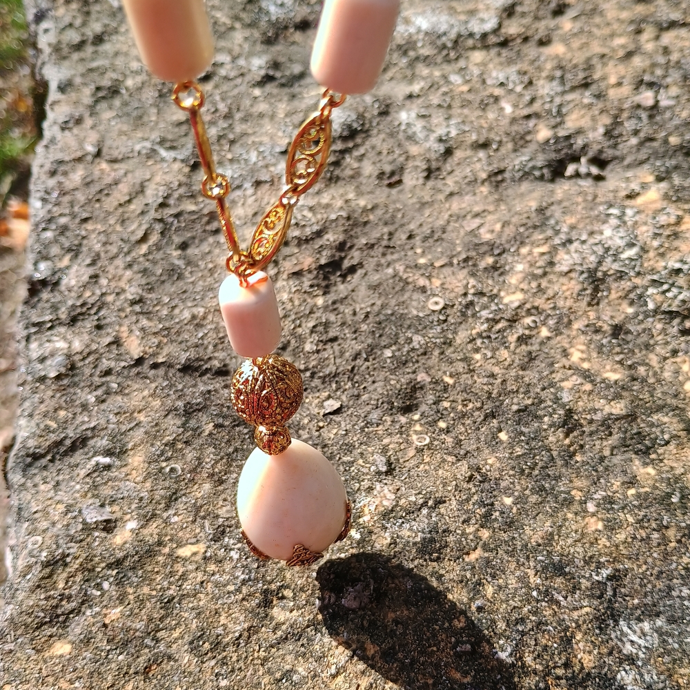 Vintage, 1970s gold tone & cream lucite pendant necklace by Avon, 1970s Avon - Picture 7 of 16